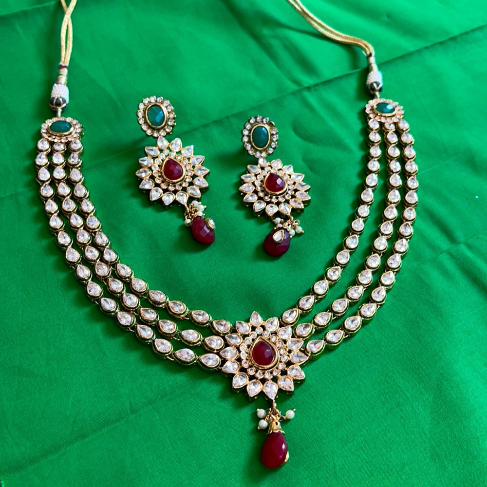 Gorgeous Kundan 3 piece necklace set✨